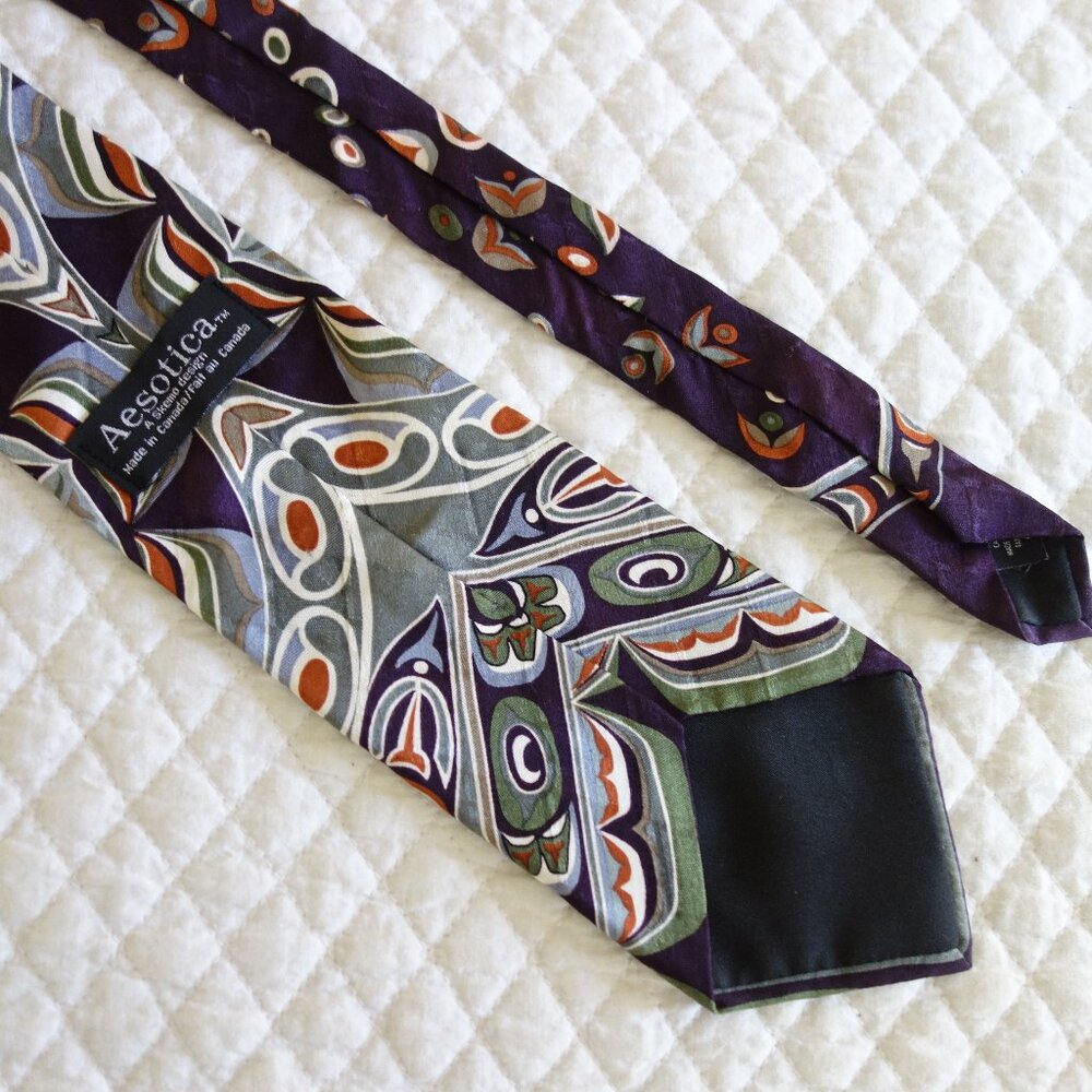 AESOTICA A Kemo Design Totem Pole Made in Canada Silk Tie